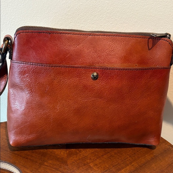 Patricia Nash  leather Crossbody bag cut out leather trim  brown large front poc - Picture 7 of 13